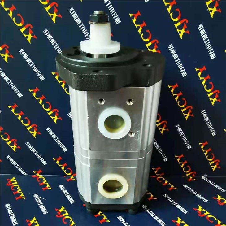 John Deere Pump RE223233